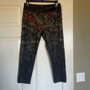 CVG Dressed to kill capris, medium